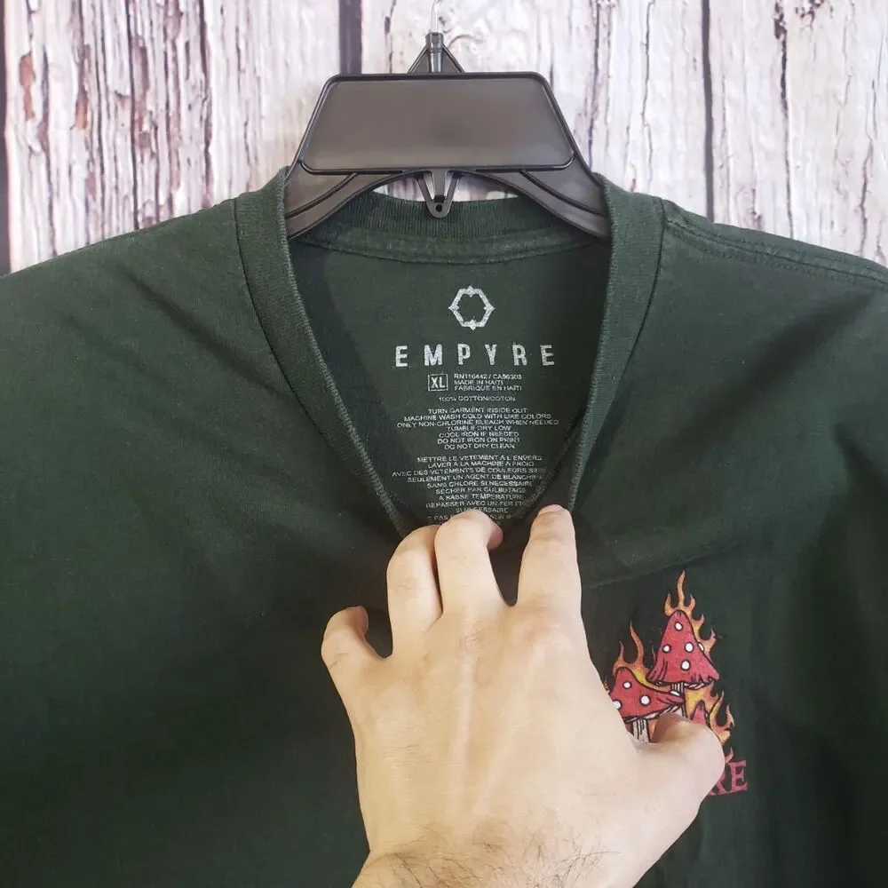 Empyre Dragon Tower Graphic Magic Mushrooms Moon T-Shirt Mens XL 100% Cotton - Picture 4 of 4